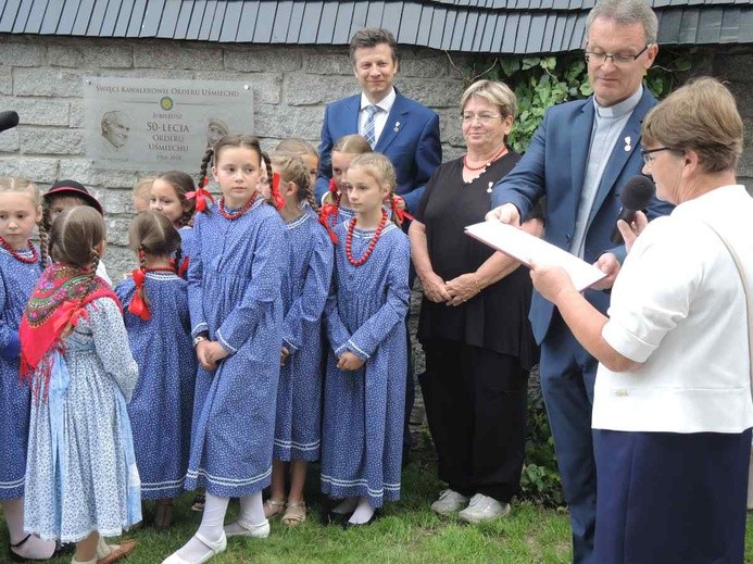 Tablica świętych Kawalerów Orderu Uśmiechu w Leśnej