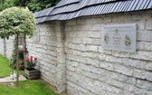 Tablica świętych Kawalerów Orderu Uśmiechu w Leśnej