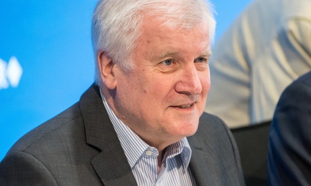 MSW Niemiec: Bez kompromisu w UE będziemy zawracać imigrantów na granicy