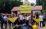 Pamiątkowe zdjęcie całej grupy uczestniczącej w dniach skupienia.