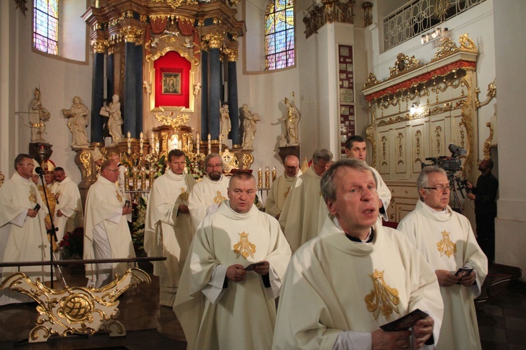 Maryjny Rok Jubileuszowy w Rokitnie rozpoczęty