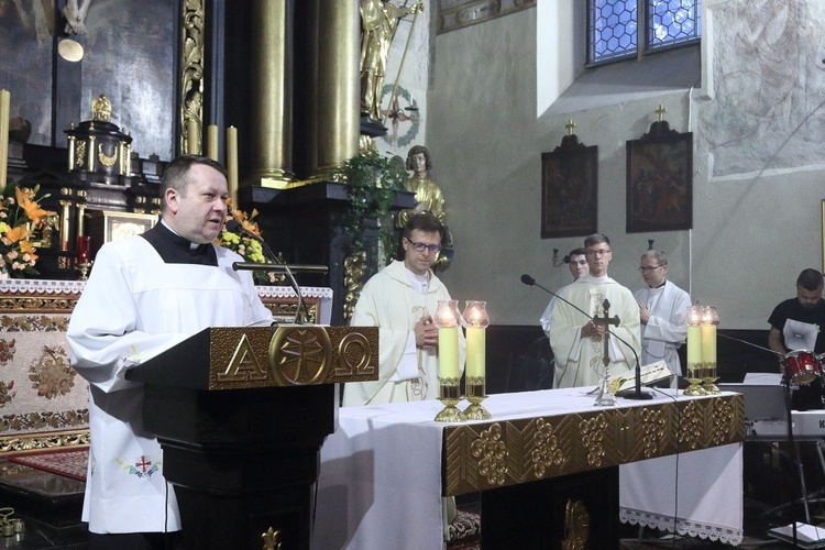 Prymicje w kościele Świętego Krzyża