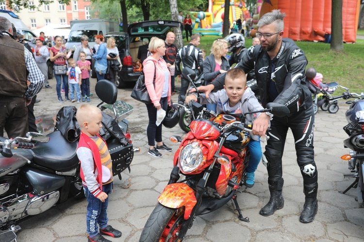 Uczestnicy pikniku będą podziwiać paradę motocyklistów.