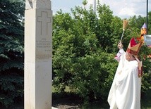 Obiekt odsłonił i poświęcił bp Henryk Tomasik.