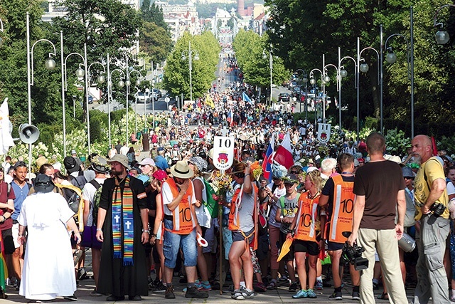 W tym roku liczymy na waszą pomoc. Wspólnie pokażmy, jak wygląda życie braci i sióstr na szlaku.