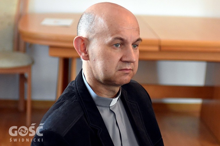 ks. Kryśpiak Mariusz, dot. prob. w Wójtowicach, par. św. Marii Magdaleny – ust. prob. w Długopolu Dolnym, par. św. Jerzego.