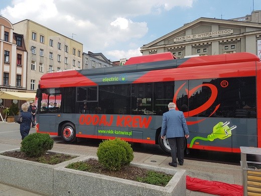 Pierwszy w Europie elektryczny ambulans do pobierania krwi 