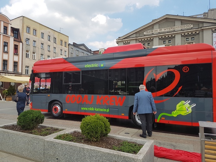 Pierwszy w Europie elektryczny ambulans do pobierania krwi 