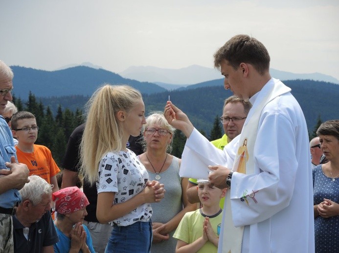 Ewangelizatorzy znów wyruszą w góry - na zdjęciu Msza św. na Krawcowym Wierchu 22 lipca ub.r.