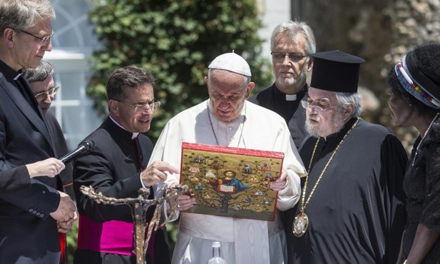 Papież w Genewie: przejście od wiosny do lata