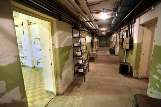 Schron przeciwatomowy pod szpitalem im. Żeromskiego w Nowej Hucie