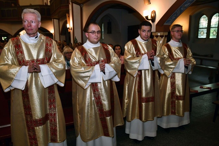 Święcenia diakonatu