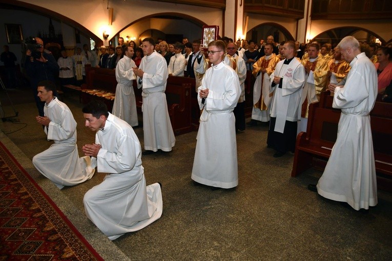 Święcenia diakonatu