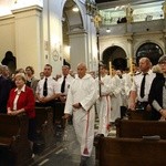 Poświęcenie nowej sukienki na odnalezionym obrazie Matki Bożej Śnieżnej