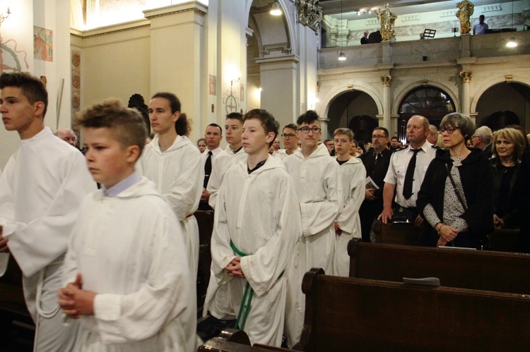 Poświęcenie nowej sukienki na odnalezionym obrazie Matki Bożej Śnieżnej