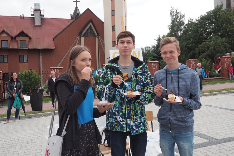 Piknik w parafii MB Nieustającej Pomocy w Mistrzejowicach