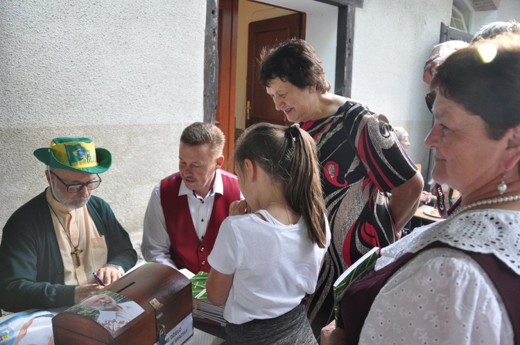 Brazylijczycy świętują ze swoim misjonarzem w Siołkowicach