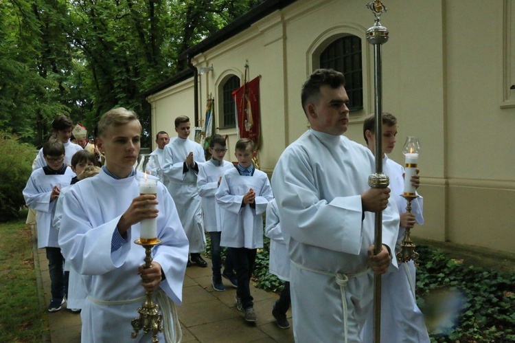 Konsekracja ołtarza w Nałęczowie