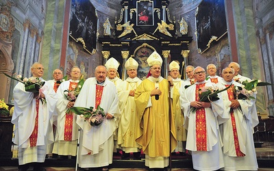 ◄	16 czerwca 2018 r. świętowali z biskupami.
