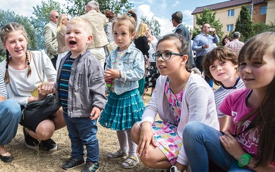 W diecezji warszawsko-praskiej jest prawie 600 Rodzinnych Kół Różańcowych. W powstającej parafii na Białołęce zawiązało się właśnie dwudzieste.