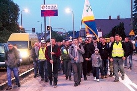 Wyruszyli sprzed radomskiego kościoła  MB Częstochowskiej.