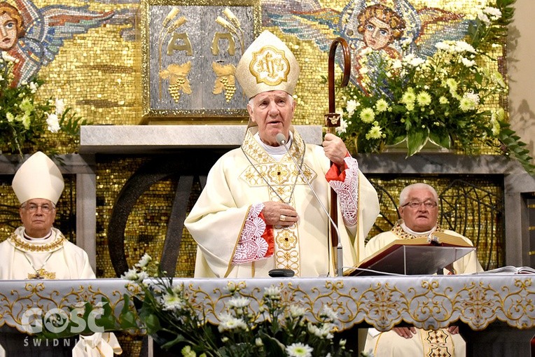 Poświęcenie i odsłonięcie pamiątkowej tablicy i otwarcie placu ks. Alojzego Schmidta