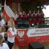 Na scenie w ogrodach plebańskich m.in. wystąpiły dzieci ze szkół w Jedlni i w Jaroszkach