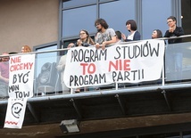 Wpływ na wprowadzenie zmian w projekcie reformy szkolnictwa wyższego miały m.in. protesty studenckie.