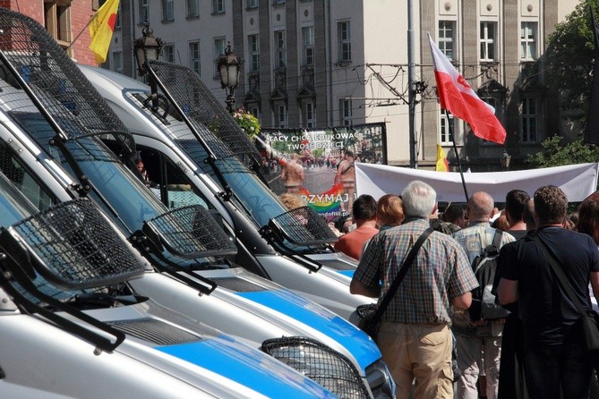 Protest przeciwko Modelowi na rzecz Równego Traktowania