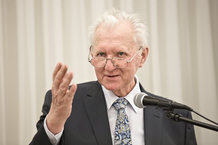 Praca ludzka w perspektywie interdyscyplinarnej