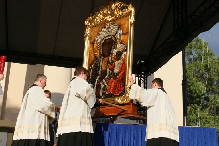 3 lipca odbywają się uroczystości ku czci Matki Bożej Płaczącej