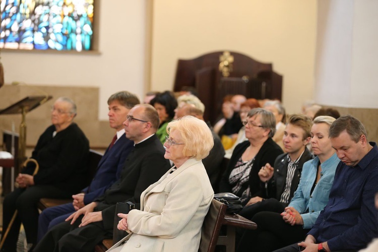 Koncert muzyki w Ożarowie 