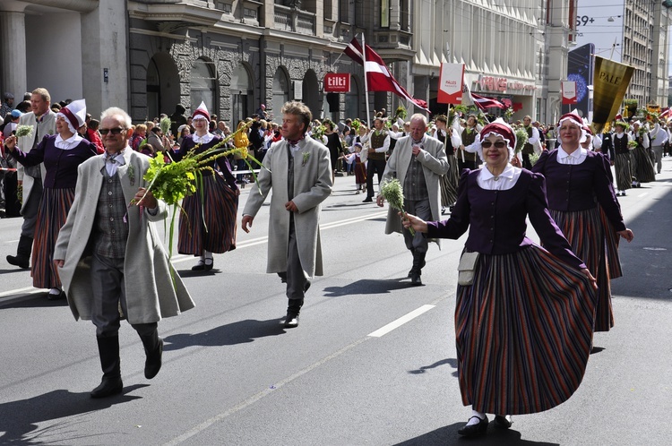 Łotwa śpiewa i tańczy