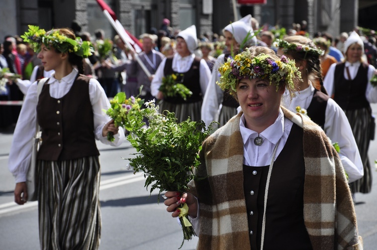 Łotwa śpiewa i tańczy