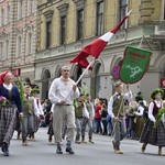 Łotwa śpiewa i tańczy