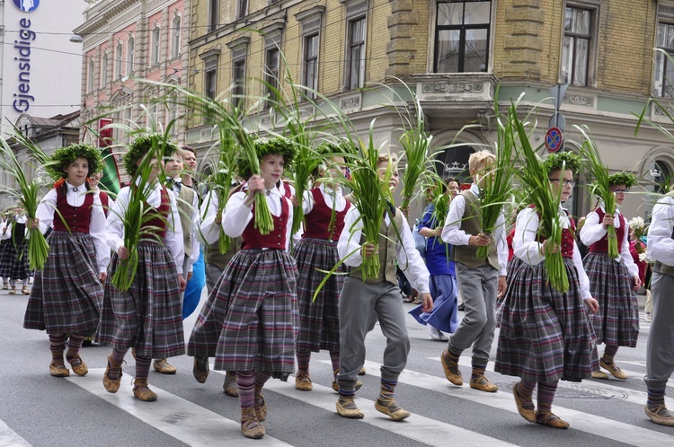 Łotwa śpiewa i tańczy