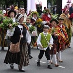 Łotwa śpiewa i tańczy