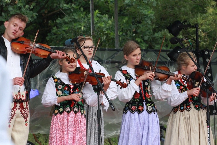 Festyn w Czarnym Potoku