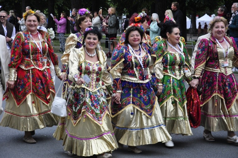 Łotwa śpiewa i tańczy
