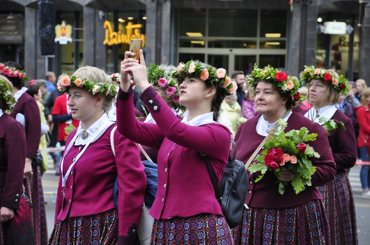 Łotwa śpiewa i tańczy