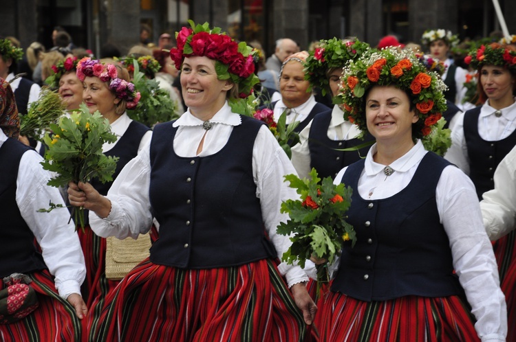 Łotwa śpiewa i tańczy