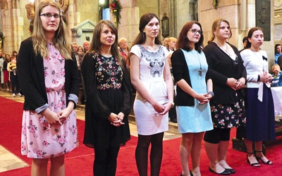 Magdalena Dul (pierwsza z lewej) przyznaje, że obrzęd błogosławieństwa był chwilą, w której mocno odczuła, że Bóg chce jej pracy.