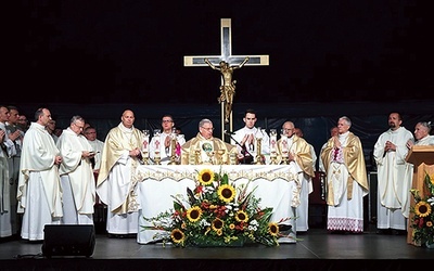 Mszy św. z okazji jubileuszu przewodniczył bp Jan Kopiec.