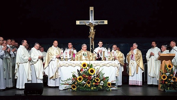 Mszy św. z okazji jubileuszu przewodniczył bp Jan Kopiec.