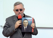 Publikację prezentuje Jerzy Kutkowski, jej redaktor i jeden z pomysłodawców.