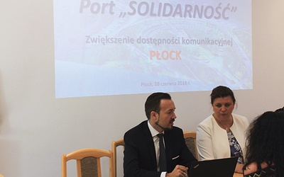 ◄	Prezentacja korzyści płynących z projektu Port „Solidarność” podczas briefingu zorganizowanego przez radną Wiolettę Kulpę.