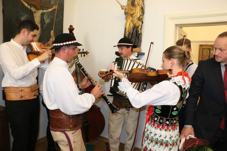 Wystawa rzeźb Józefa Wrony