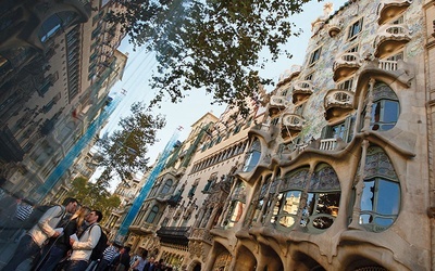 Casa Batlló, kamienica w Barcelonie zaprojektowana przez Gaudíego.