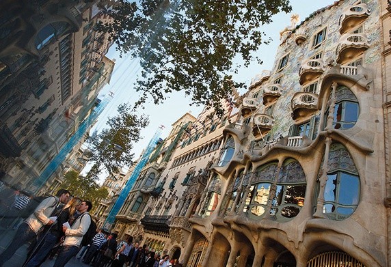 Casa Batlló, kamienica w Barcelonie zaprojektowana przez Gaudíego.