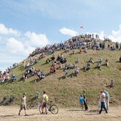 Kat & Roman Kostrzewski nie zagra w Piekarach